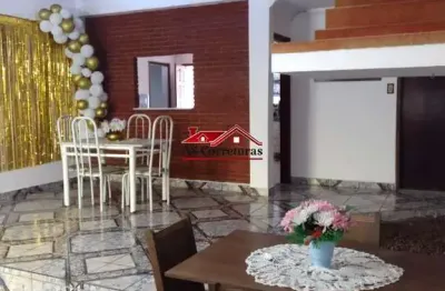 Casa à venda em cotia-sp, bairro gramado: 3 quartos, 1 suíte, 1 sala, 3 banheiros, 10 vagas de garagem, 270m² de área.