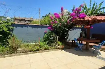 Temporada bombinhas - casa com 2 dormitórios - praia de bombas - bombinhas/sc