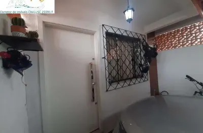 Lindo sobrado semi-mobiliado em camboriú no bairro santa regina