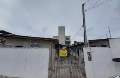 Casa em camboriú no bairro tabuleiro com 06 kitnets