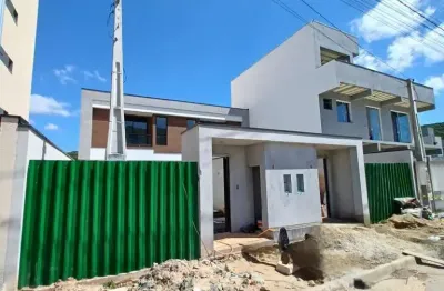 Sobrado em camboriú no bairro são francisco de assis com 03 suítes