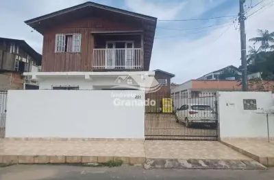 Casa à venda, monte alegre, camboriu - sc com 02 dormitórios