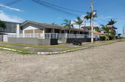 Casa com 2 quartos para alugar no Centro, Guaratuba 