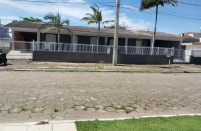 Casa com 2 quartos para alugar no Centro, Guaratuba 