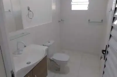 Residencia com cancha  de futebol com iluminação para venda no cohapar