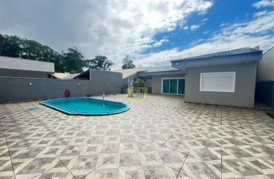 Residência com piscina e com terreno medindo 15x32,50 para venda