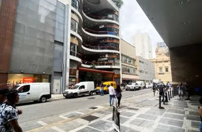 Ponto comercial para alugar na rua vinte e quatro de maio, 77, república, são paulo por r$ 3.000