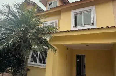Casa em condomínio fechado com 3 quartos para alugar no espírito santo, porto alegre  por r$ 2.000