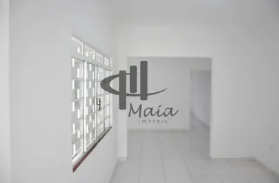 Casa com 2 quartos para alugar na Rua Castro Alves, Cerâmica, São Caetano do Sul