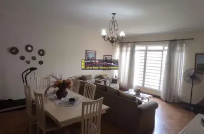 Casa à venda no centro de valinhos sp, terreno: 269,15m² e 170m² de area construída - r$ 1.200.000,00