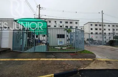 2/4, reformado,  com estrutura de lazer e segurança.