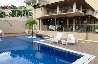 Excelente casa, 5 suítes, piscina e 1000 m² de terreno.