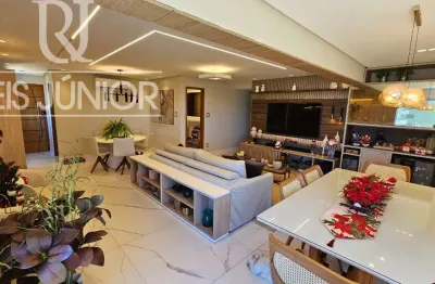 Seu lindo e decoradíssimo apto em armação com vista mar!