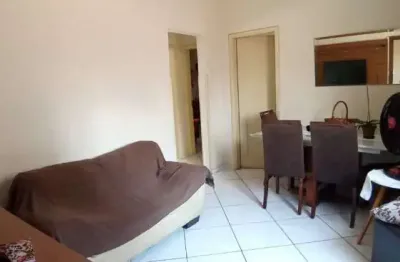 Apartamento com 2 dormitórios em bom local e conservado, bicicletário e garagem.