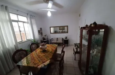 Dois dormitórios com bom preço no gonzaga. garagem, reformad
