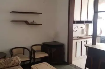 Dois dormitórios mobiliado a duas quadras da praia. garagem,