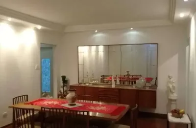 Três dormitórios grande em frente à praia. suíte, dependênci