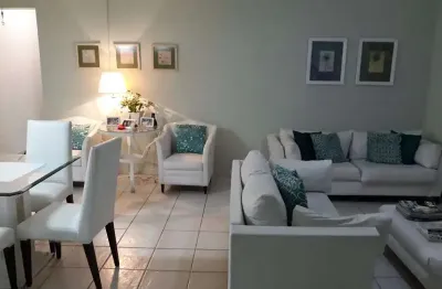 Três dormitórios com duas suites amplo e conservado.