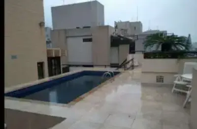 Dois dormitórios ao lado da praia. com varanda e lazer.