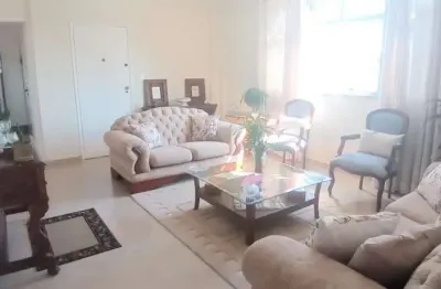 Três dormitórios. dependência. suíte. garagem fechada. lindo