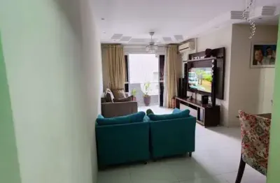 Três dormitórios bem conservado com elevador e garagem dem.