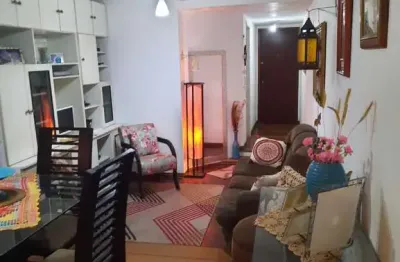 Dois dormitórios mobiliado. portaria 24h. lazer. lado praia.