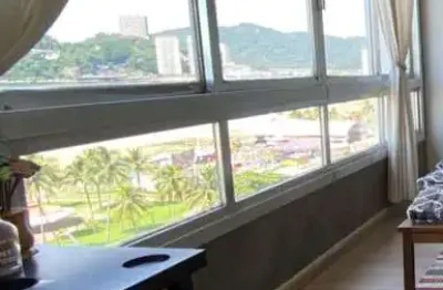 Três dormitórios, elevador privativo, frente praia. s.vicnte