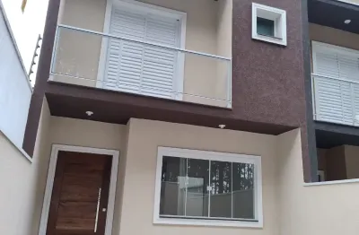 Sobrado - novo - 3 dorms (1 suíte com sacada), garagem 2 carros e quintal em brás cubas - mogi