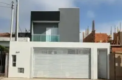 Maravilhoso sobrado novo de 3 dormitórios (1 suíte com sacada) - localização privilegiada - parque suzano - suzano