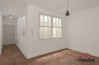 Apartamento com 2 quartos à venda na Rua Marcelo Gama, 324, São João, Porto Alegre por R$ 249.000