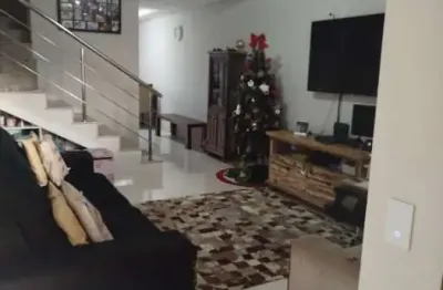 Casa com 2 quartos à venda na Rua Waldemar da Silva Tavares, 204, Guarujá, Porto Alegre por R$ 614.800