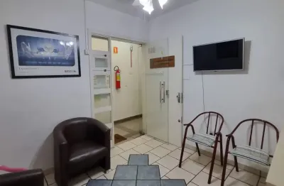 Sala comercial com divisórias e semimobiliada no centro em canoas