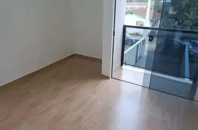 Sobrado geminado com  2 suítes no bairro rio bonito, joinville.