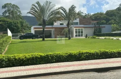 Casa 3 dormitórios, sendo 1 suíte com closet por r$ 1.890.000,00