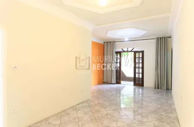 Casa 237m² - 03 quartos c/ 02 pontos comerciais à venda zona norte