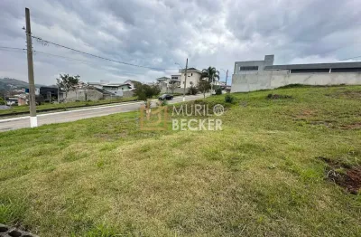 Terreno de esquina á venda no condomínio residencial mantiqueira