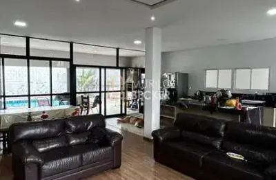 Casa á venda 3 quartos com piscina no bairro vila branca em jacareí