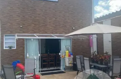 Sobrado para Venda em São Vicente, Vila Valença, 4 dormitórios, 2 suítes, 4 banheiros, 2 vagas