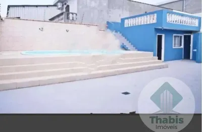 Casa com piscina (260m2) no bairro da cidade nautica, isolada de esquina, 3 dormitórios