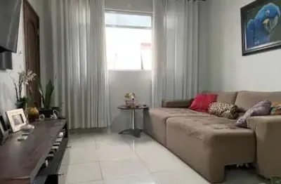 Apartamento à venda  3 dormitórios, 1 com sacada e vista livre, a poucos metros da praia!