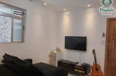 Apartamento reformado, amplo e arejado, com 2 dormitórios, banheiro social com box e armário