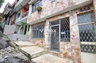 Casa em condomínio fechado com 2 quartos para alugar na rua clarimundo de melo, encantado, rio de janeiro, 60 m2 por r$ 1.200