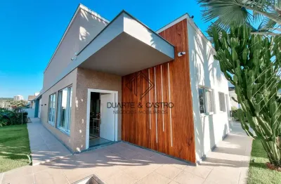 Casa térrea com 4 dormitórios a 750 metros do passeio pedra branca