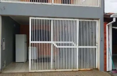 Quer morar em um sobrado de alto padrão, com acabamento de primeira e uma localização privilegiada?