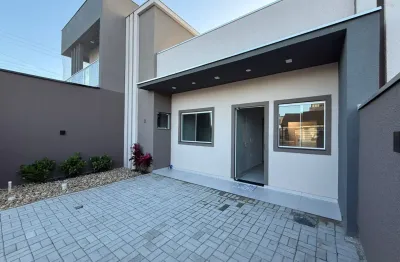 Linda casa em alvenaria em ótima localização no bairro itajuba em barra velha.