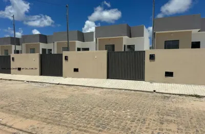 Casa conjugada no conde/pb com dois quartos e suíte.