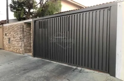 Casa com 3 quartos à venda na rua eduardo prada, 321, jardim das estações (vila xavier), araraquara, 186 m2 por r$ 480.000