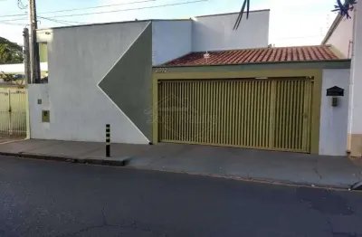 Casa com 3 quartos à venda na rua padre duarte, 2072, centro, araraquara, 172 m2 por r$ 750.000