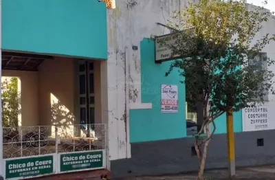 Casa com 3 quartos à venda na avenida bandeirantes, 122, centro, araraquara, 168 m2 por r$ 260.000