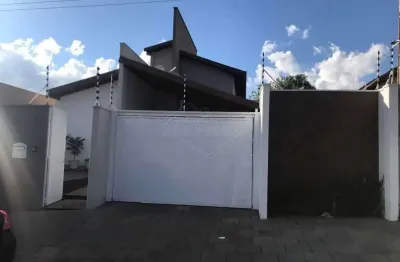 Casa com 3 quartos à venda na avenida elvira schiavo ianelli, 602, residencial cambuy, araraquara, 200 m2 por r$ 1.350.000